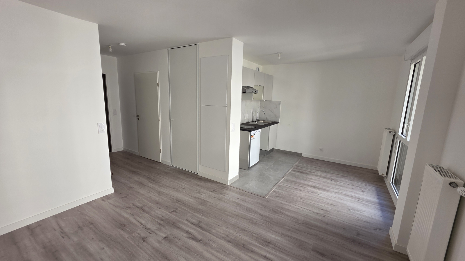Image_2, Studio, Torcy, ref :SOAN